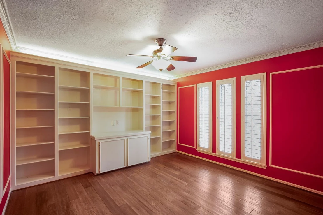 Photo of 17214 Hill View Lane