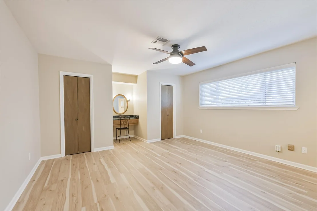 Photo of 9314 Roos Road