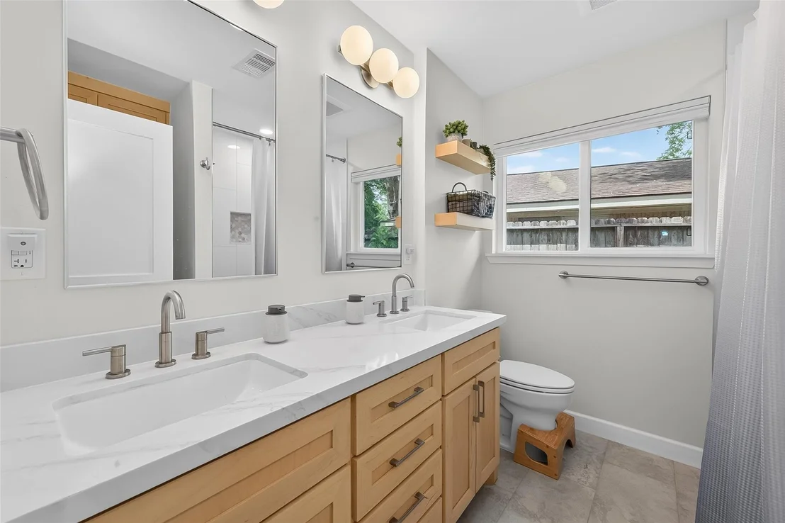 Photo of 5715 Claridge Drive