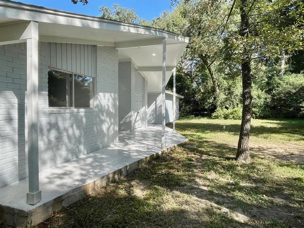 Photo of 187 Golfview Drive N