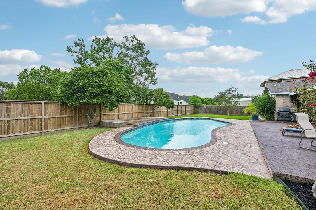 Photo of 2535 Cliff Drive