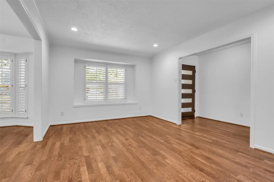 Photo of 947 Thornton Road
