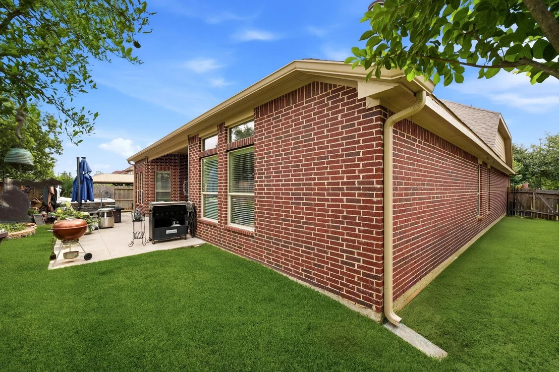 Photo of 25910 Northcrest Drive