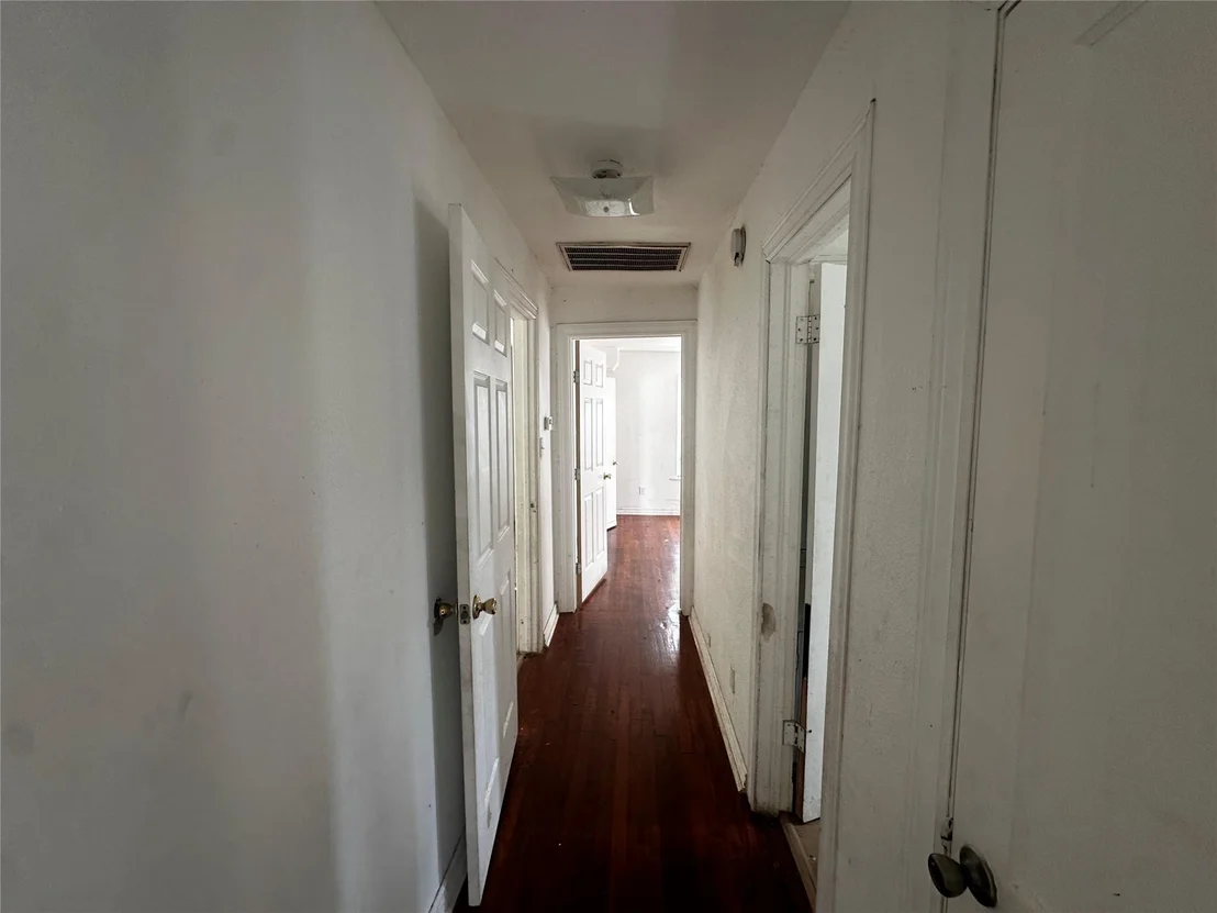Photo of 1127 Niagara Street
