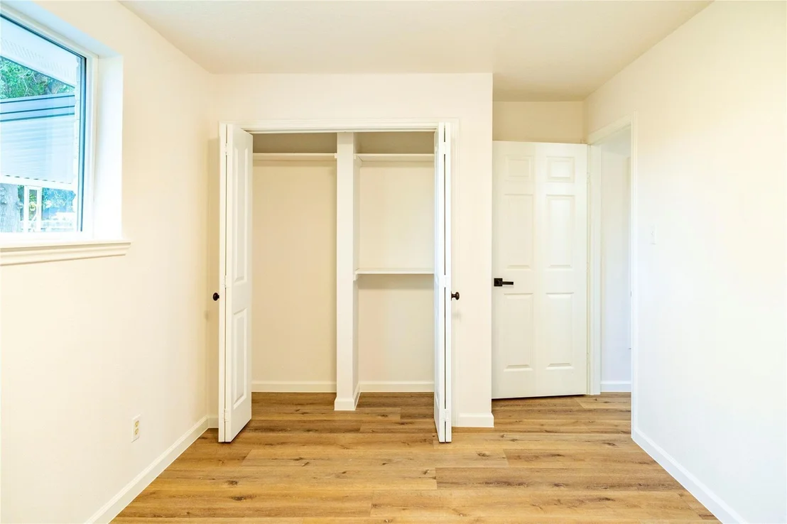 Photo of 10907 Sharpview Drive