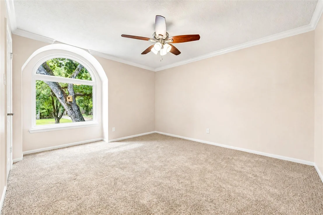Photo of 926 Ivy Wall Drive