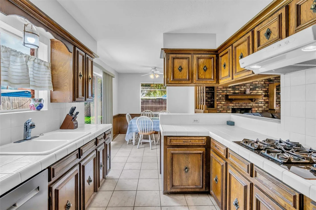 Photo of 2421 Maxwell Lane