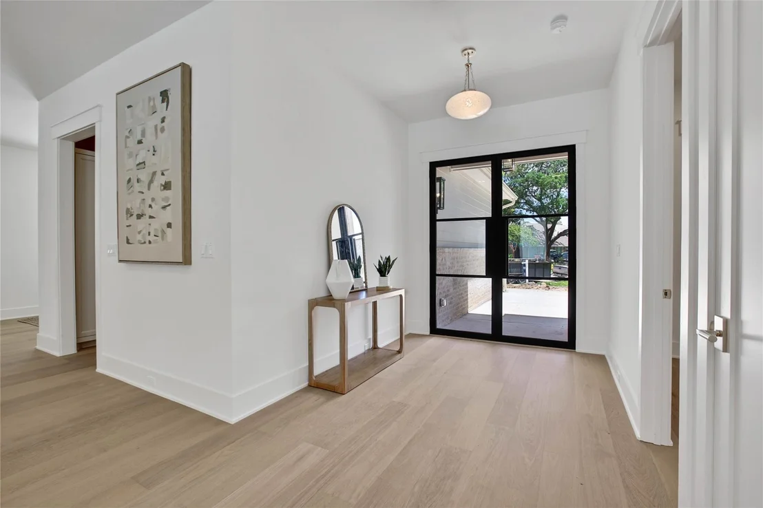Photo of 1191 Chamboard Lane