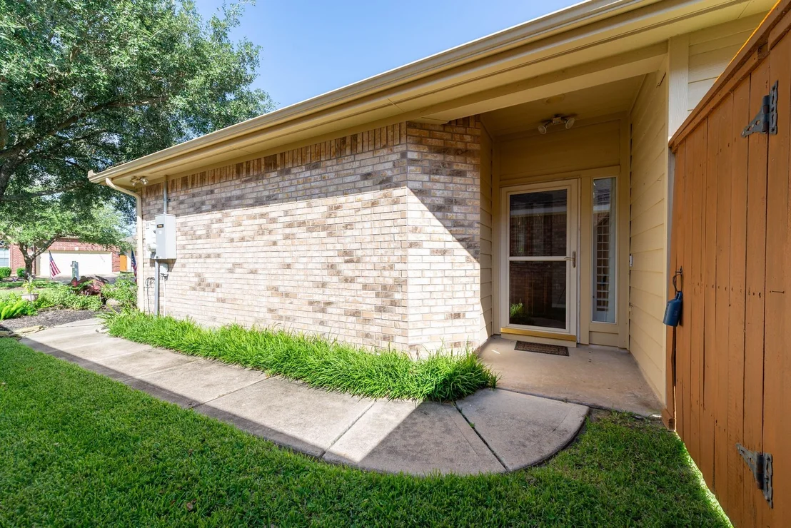 Photo of 5327 Thorngate Court