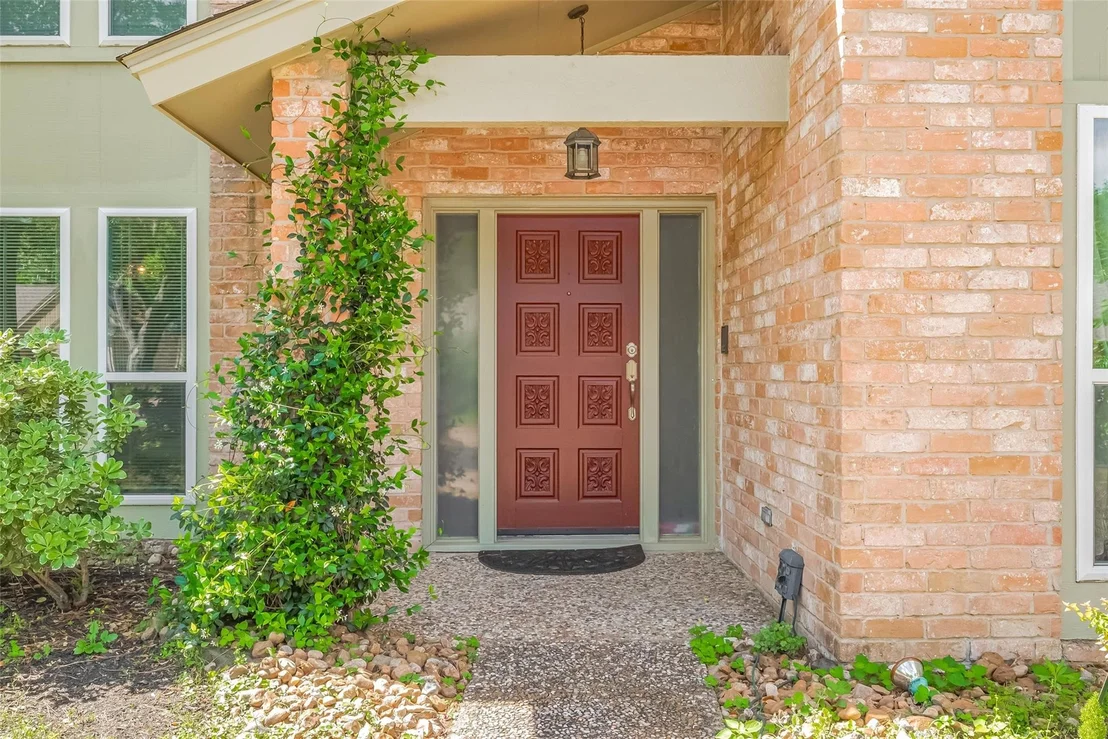 Photo of 14626 Ravenhurst Lane