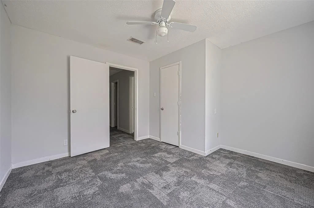 Photo of 4048 N Oak Forest Drive