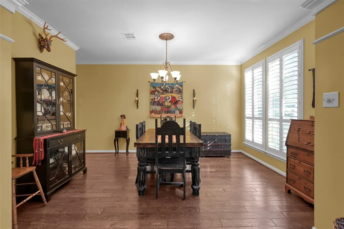 Photo of 143 S Goldenvine Circle