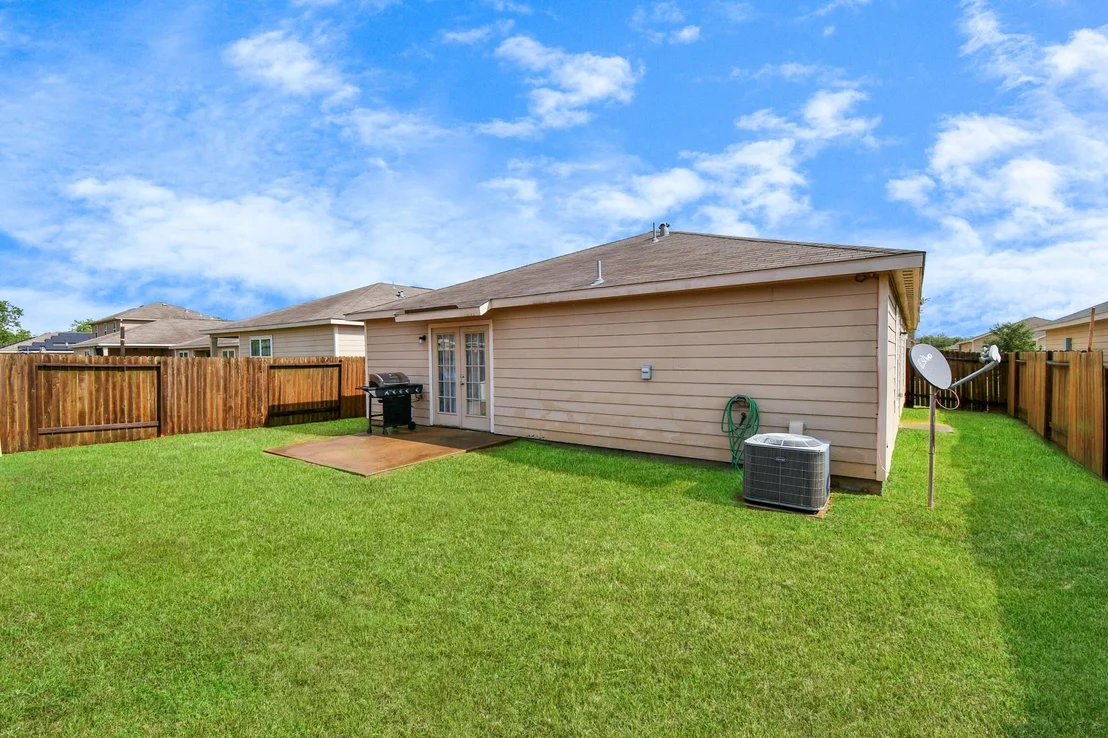 Photo of 985 Lake View Circle W