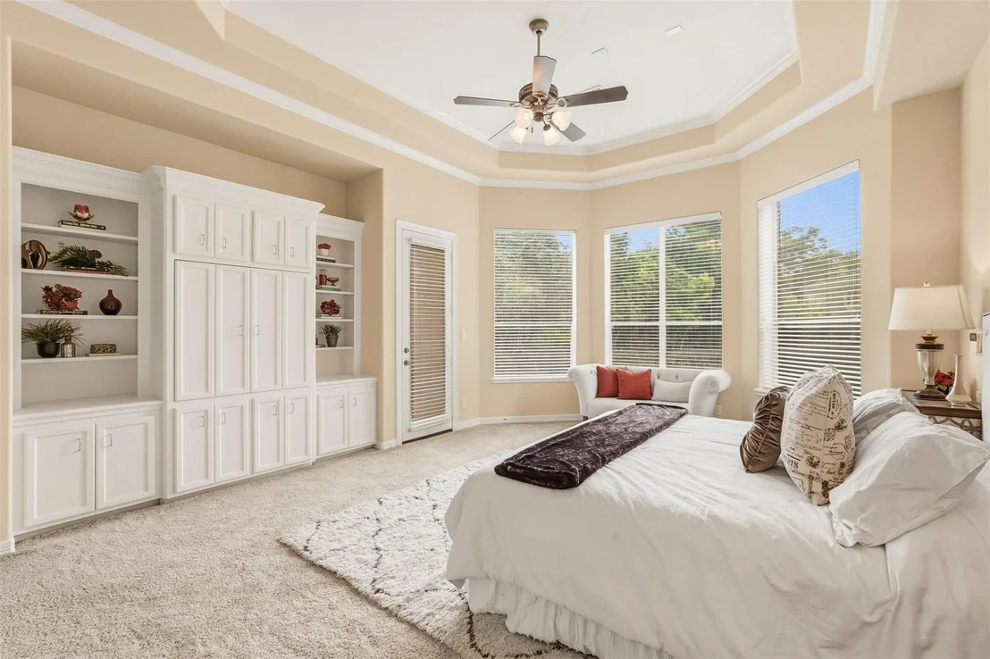 Photo of 5002 Regency Drive