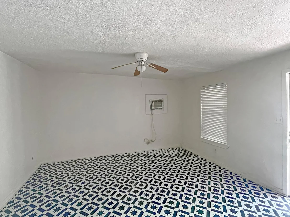 Photo of 7115 Phillips Street