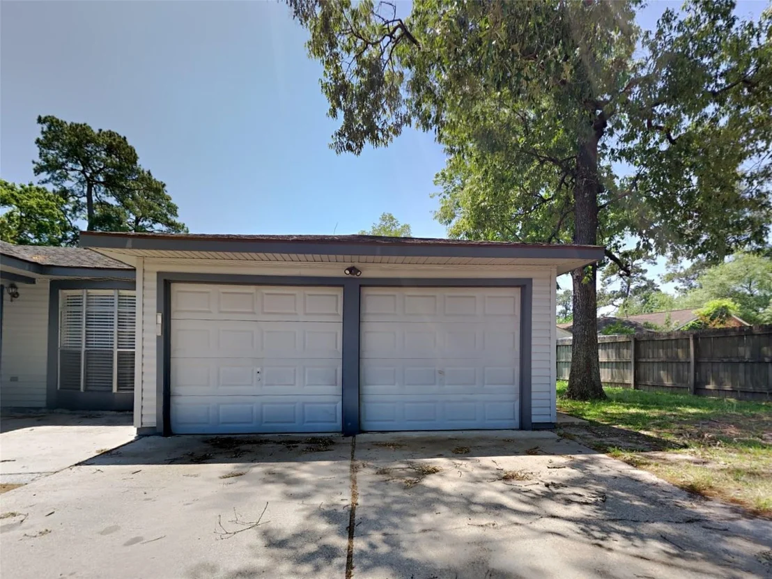 Photo of 17623 Huntersglen Circle
