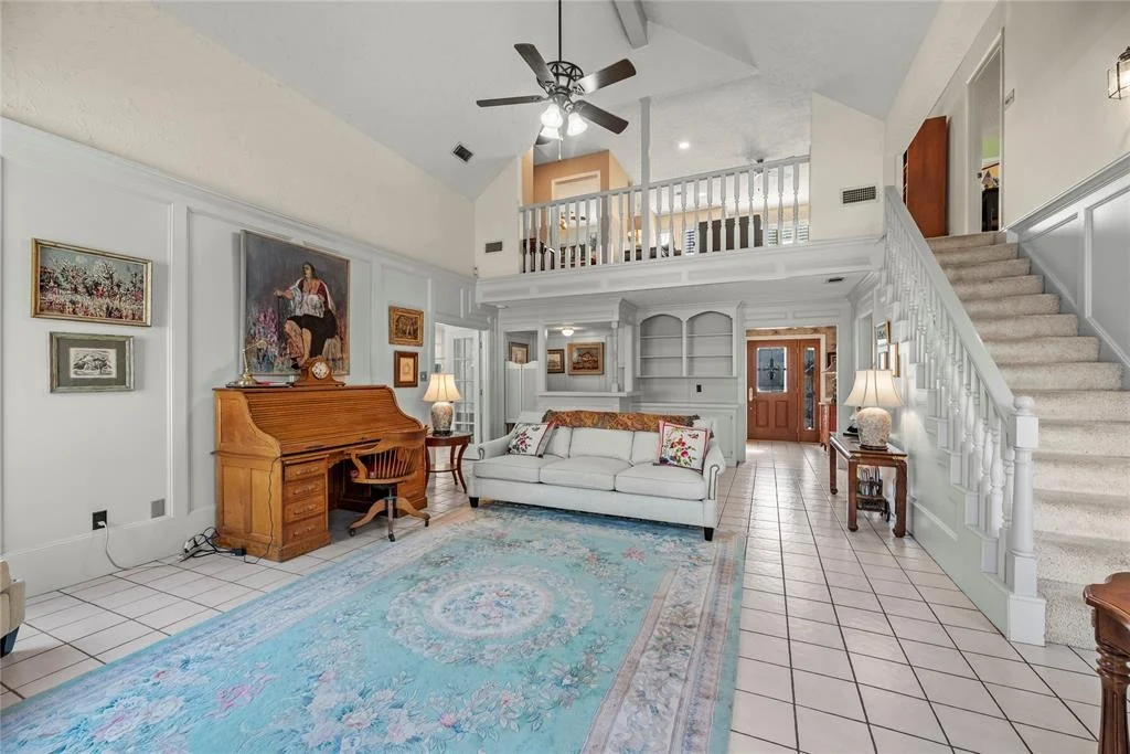 Photo of 922 Montview Drive