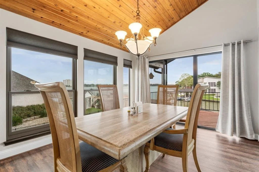 Photo of 1022 Lake View Drive