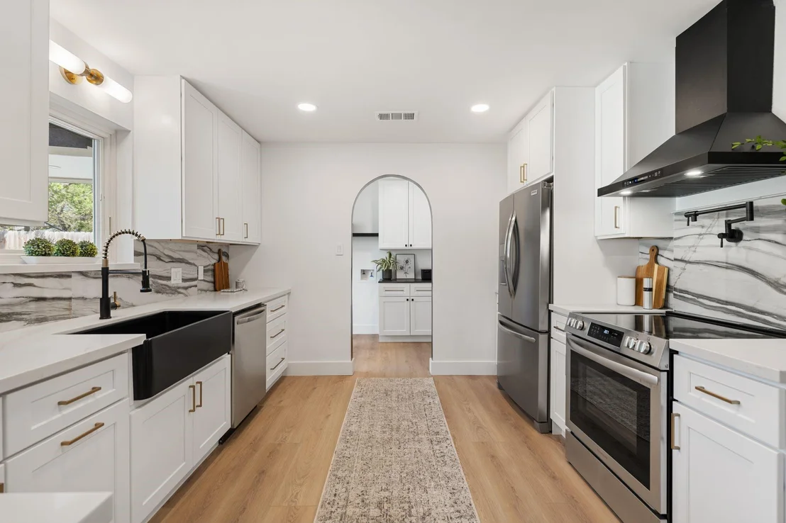 Photo of 6902 Stoney River Drive