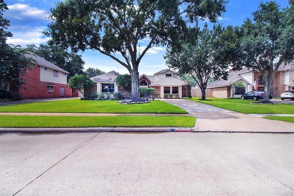 Photo of 23010 Glenover Drive