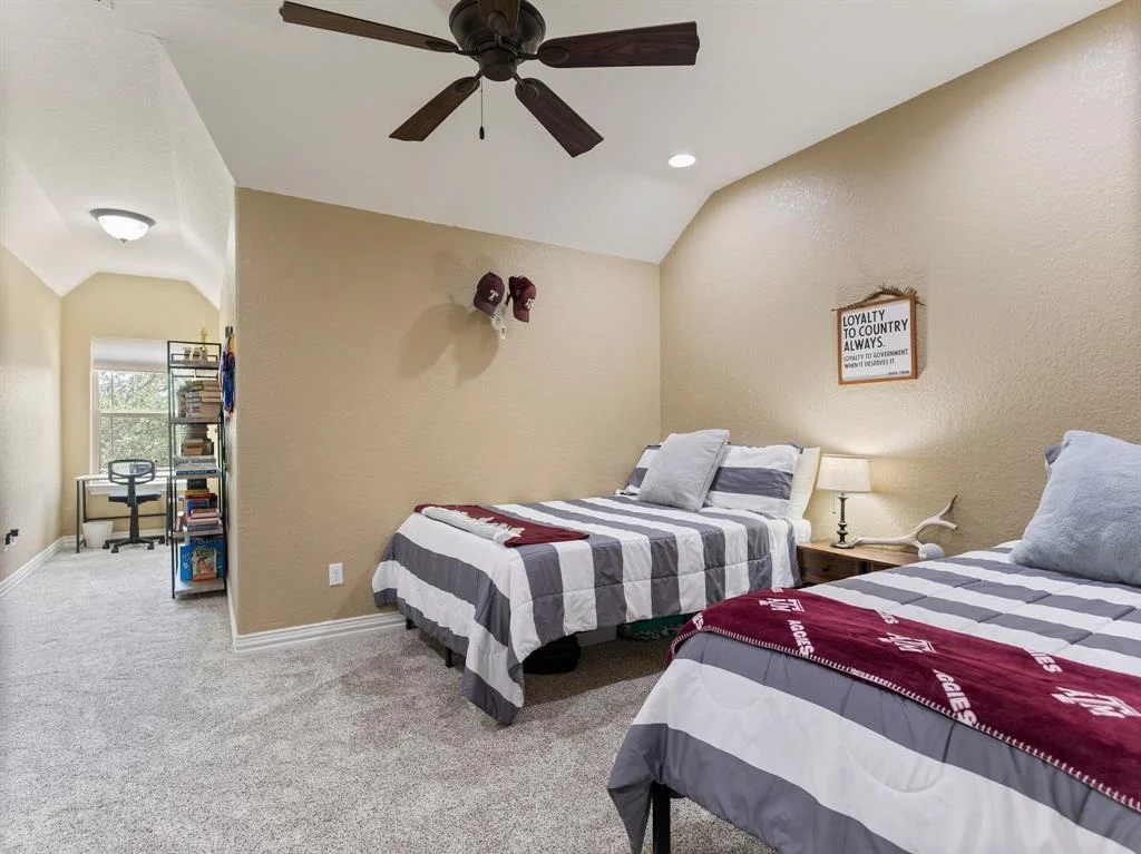 Photo of 44 Center Tree Drive