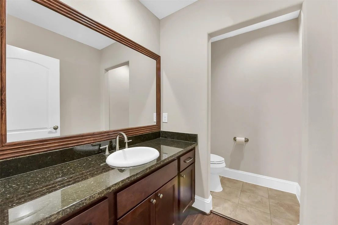 Photo of 905 Garden Oaks Trace