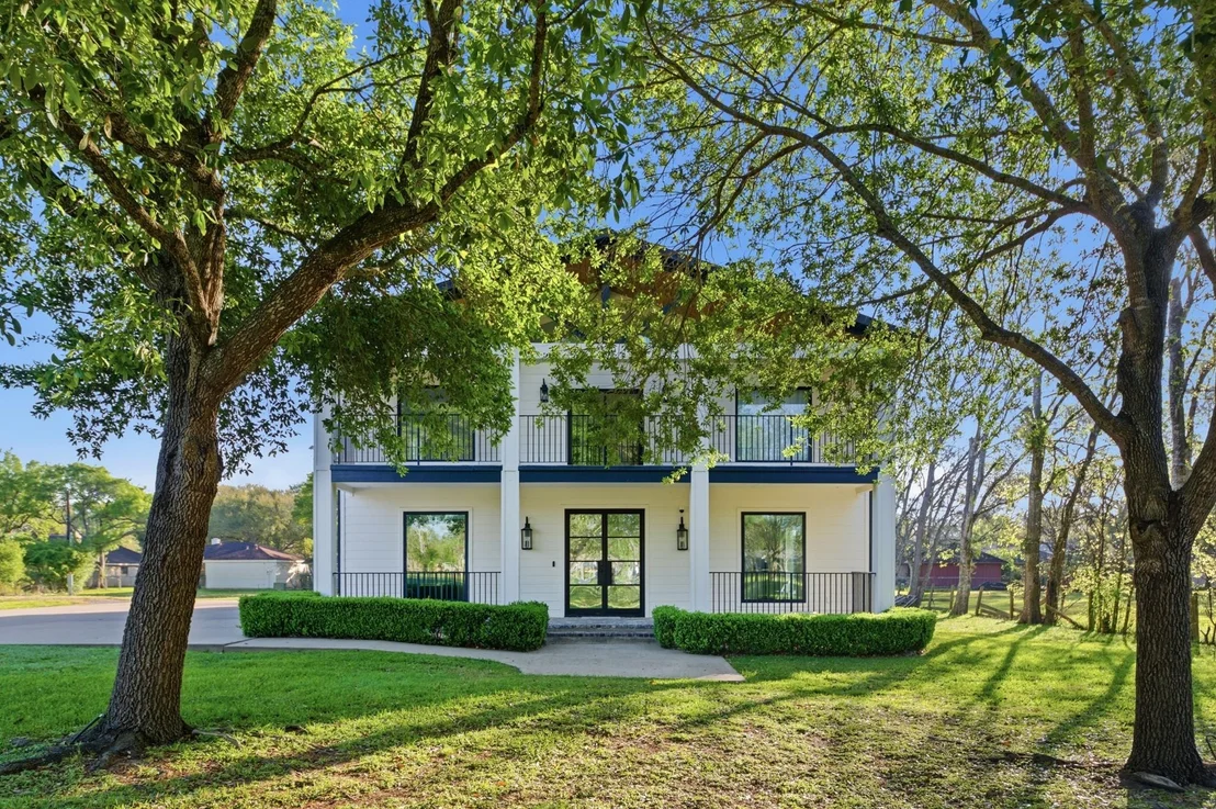 Photo of 1905 Dowling Drive