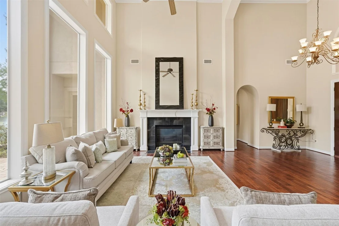 Photo of 5002 Regency Drive