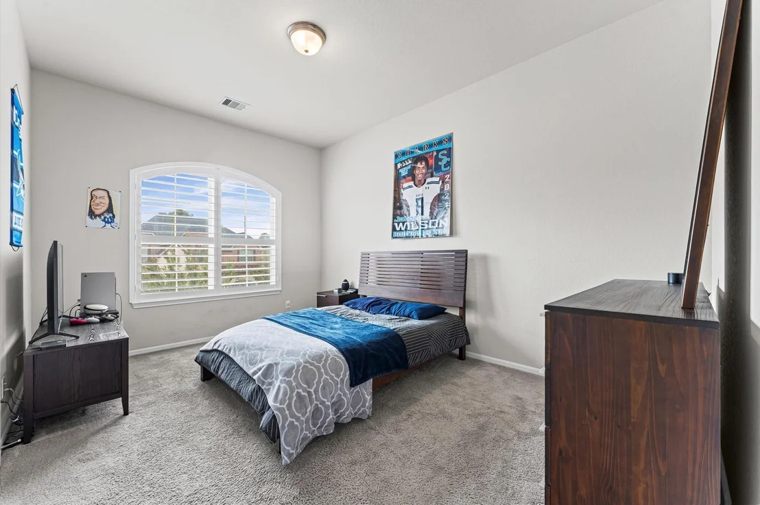 Photo of 5811 Euclid Loop