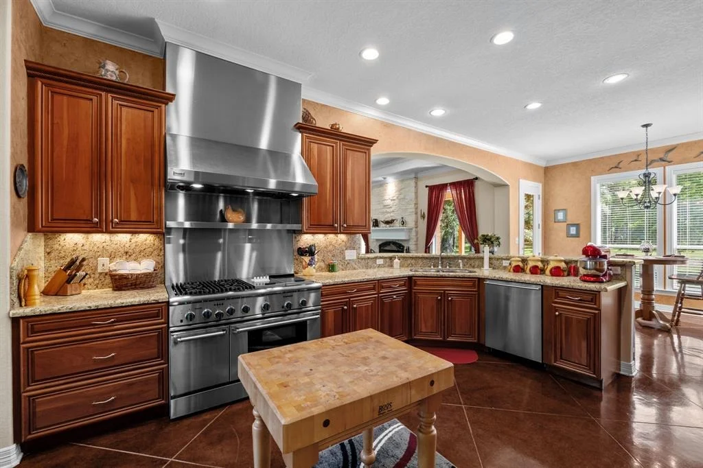 Photo of 18206 River Oaks Road
