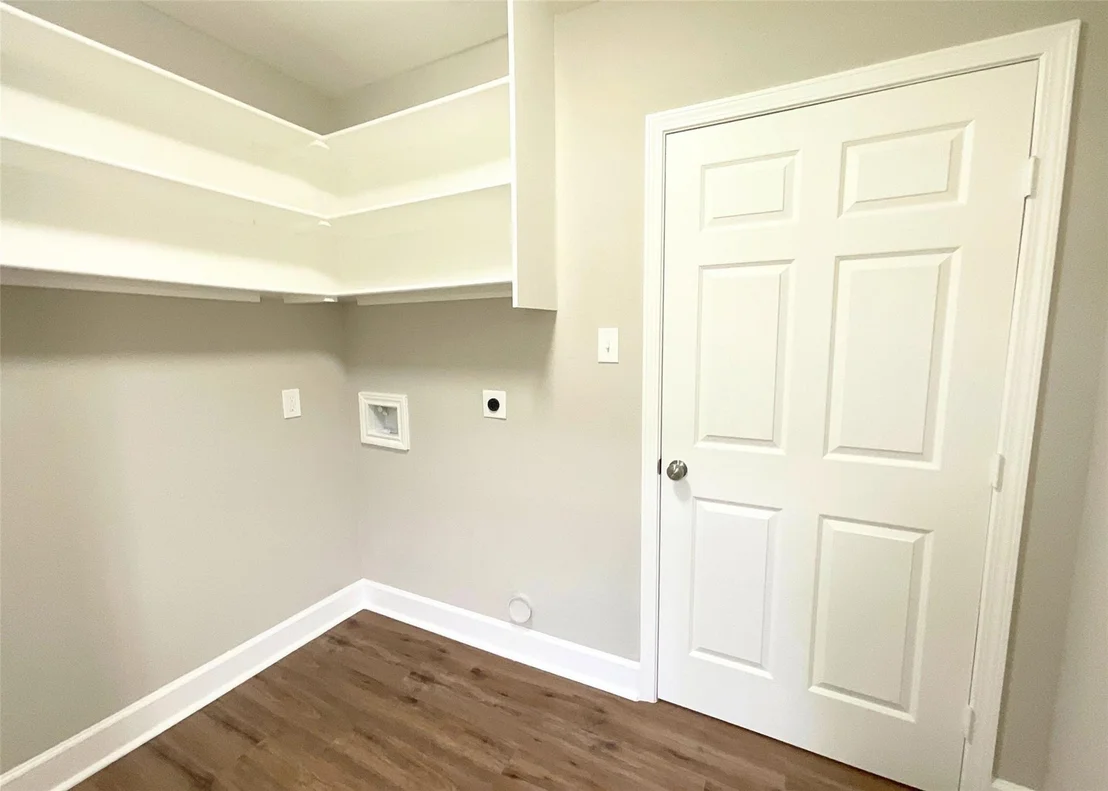 Photo of 7110 Avenue L