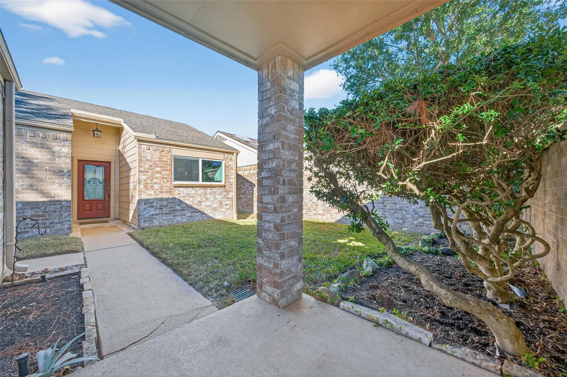 Photo of 18558 Trail Bend Lane