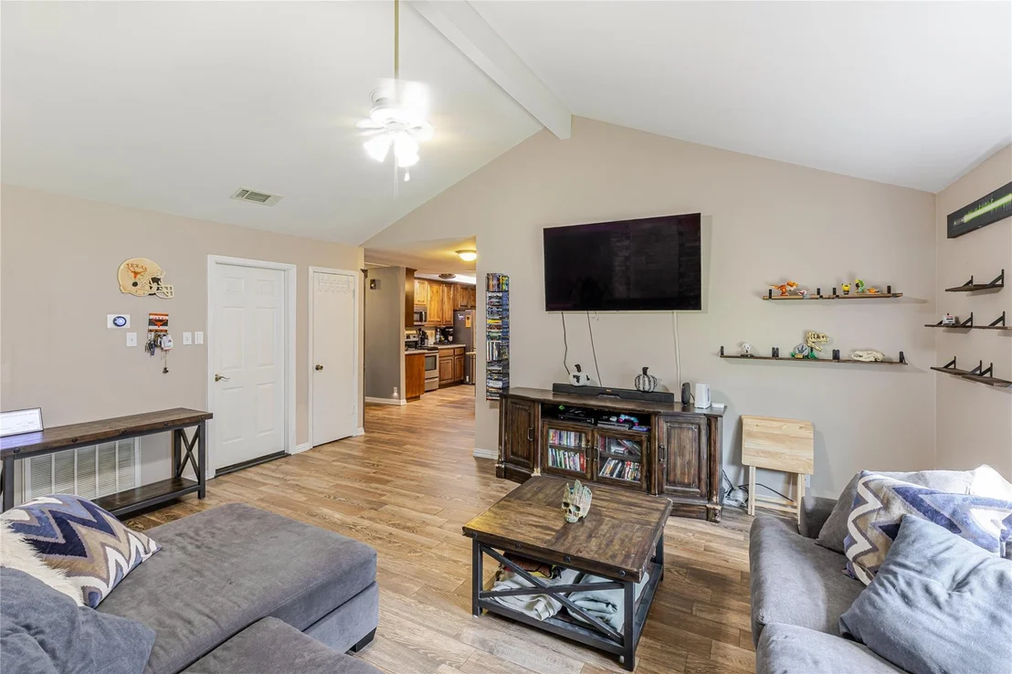 Photo of 1305 Glenview Ln