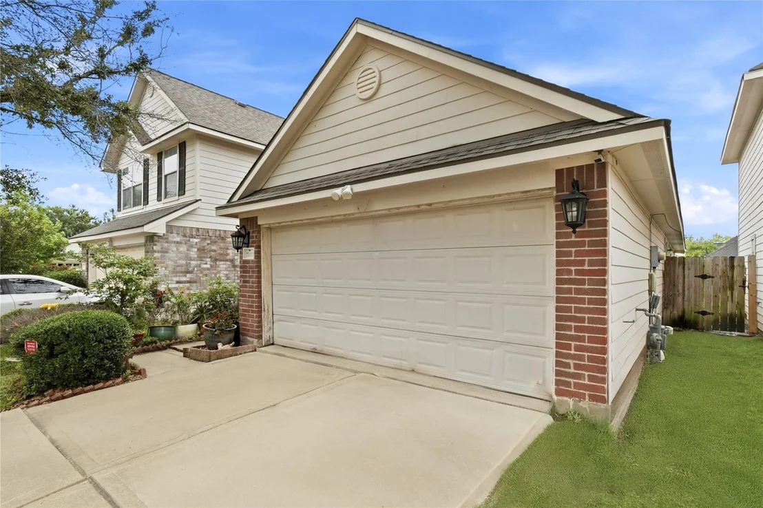Photo of 7207 Calcutta Spring Drive