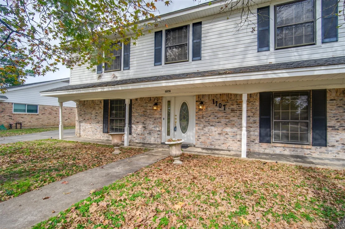 Photo of 1107 Pear Tree Lane