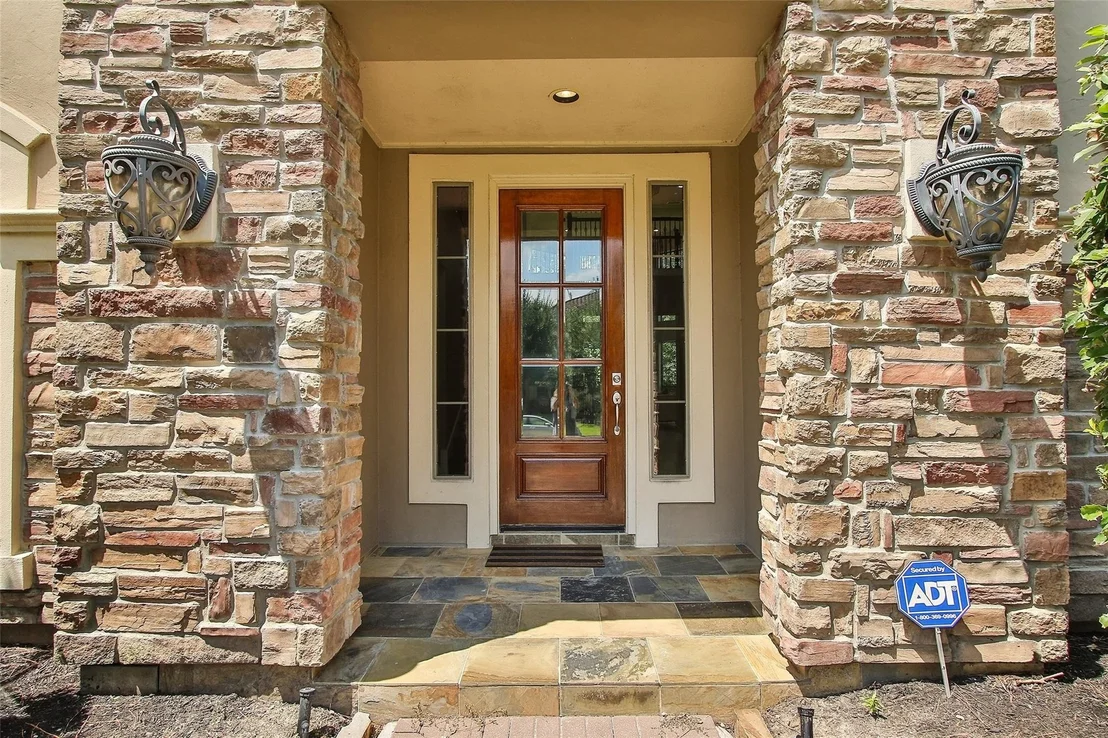 Photo of 15711 Lake Iris Drive