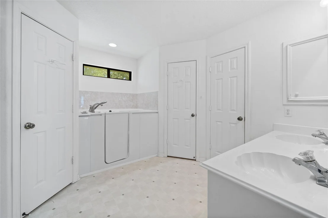 Photo of 330 Brown Road