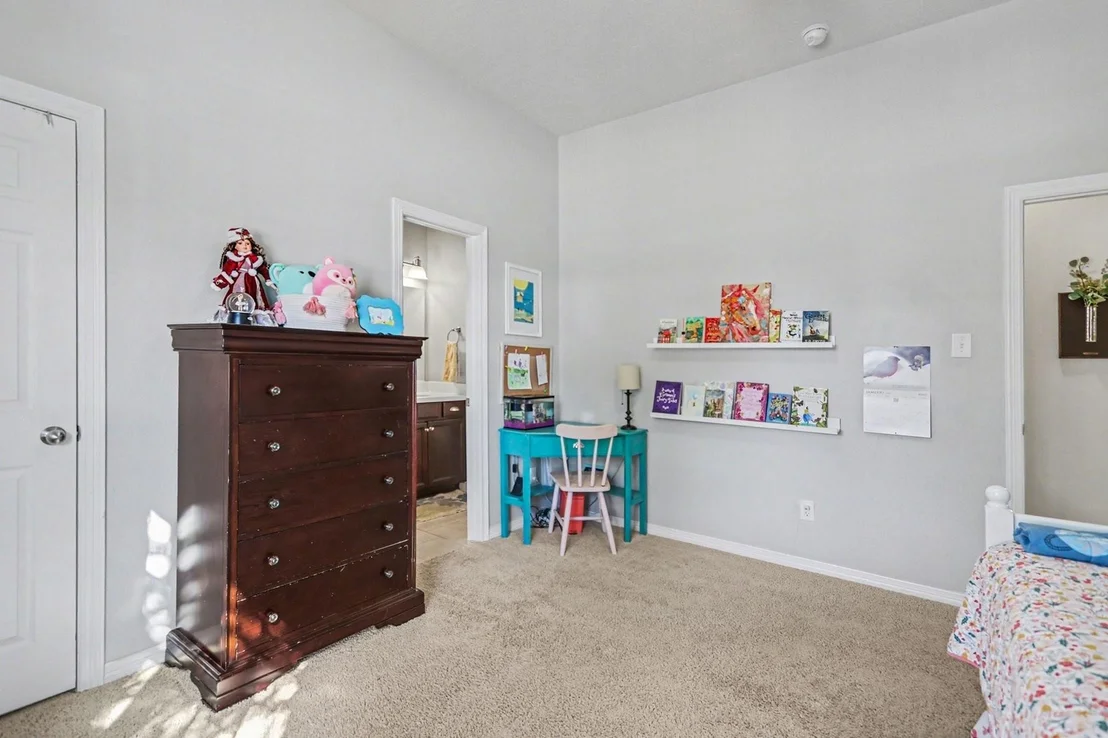 Photo of 27006 Cliff Pointe Lane