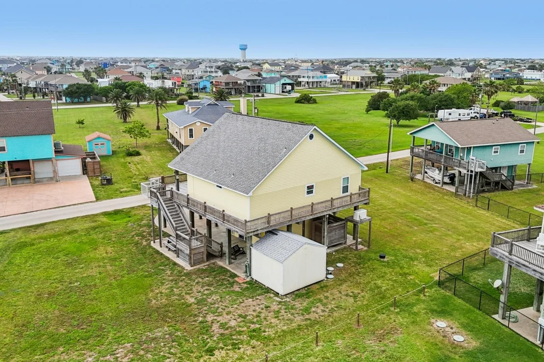 Photo of 940 Gregory Lane