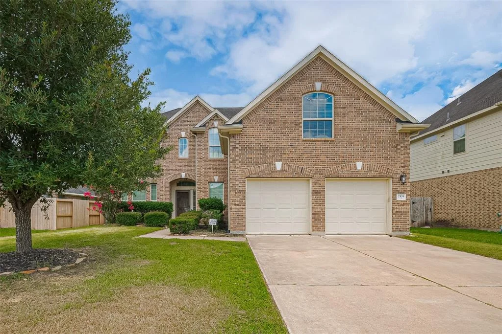 Photo of 2109 Rolling Hills Drive