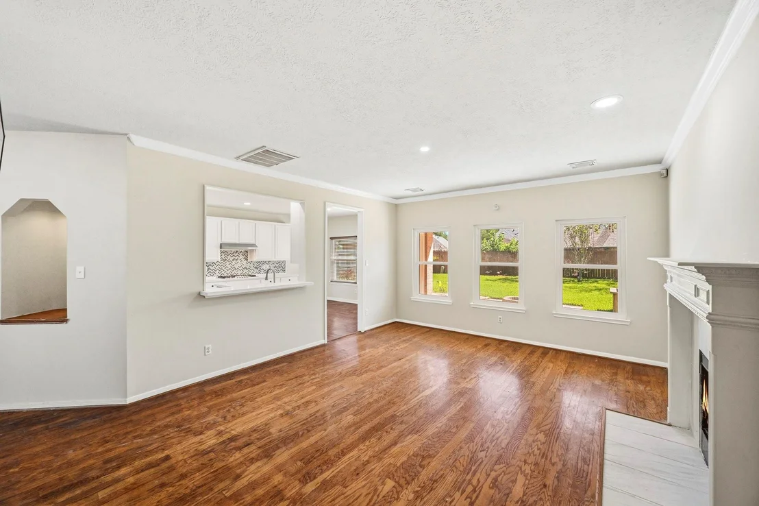 Photo of 215 Crabapple Drive