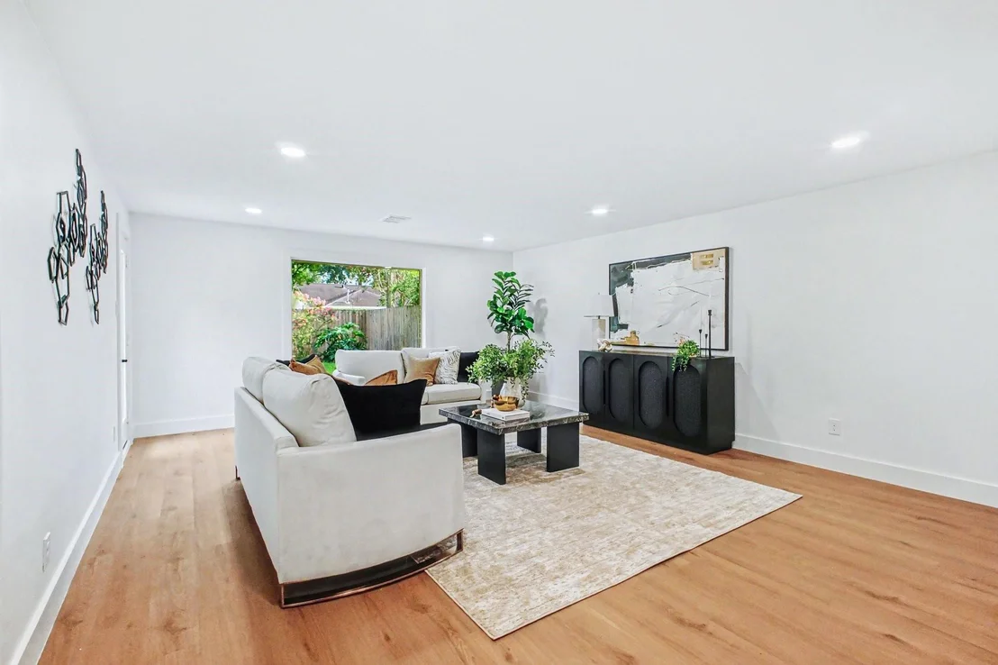 Photo of 5443 Redstart Street