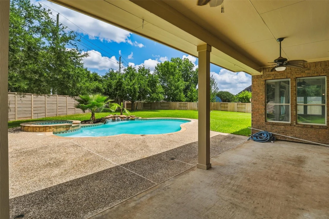 Photo of 8015 Ravens Point Drive