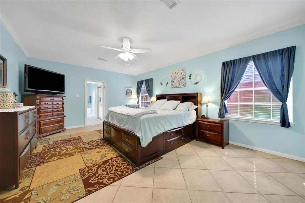 Photo of 16702 Avenfield Road