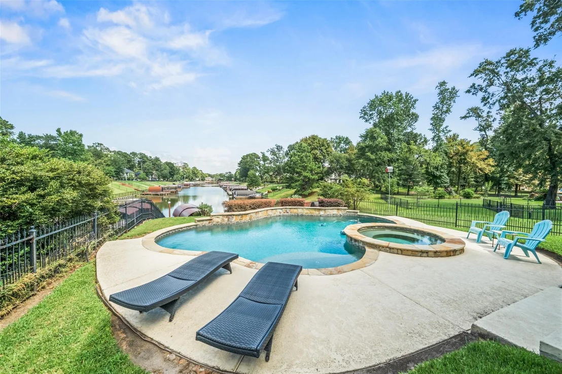 Photo of 18911 Mystic Point