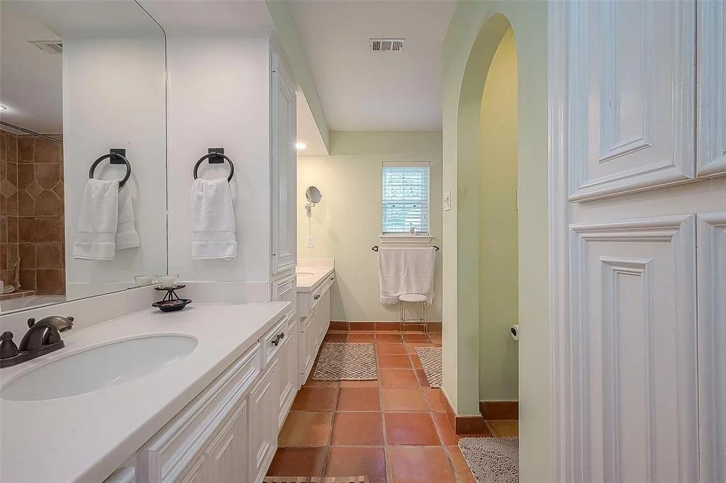Photo of 2515 Briarpark Drive