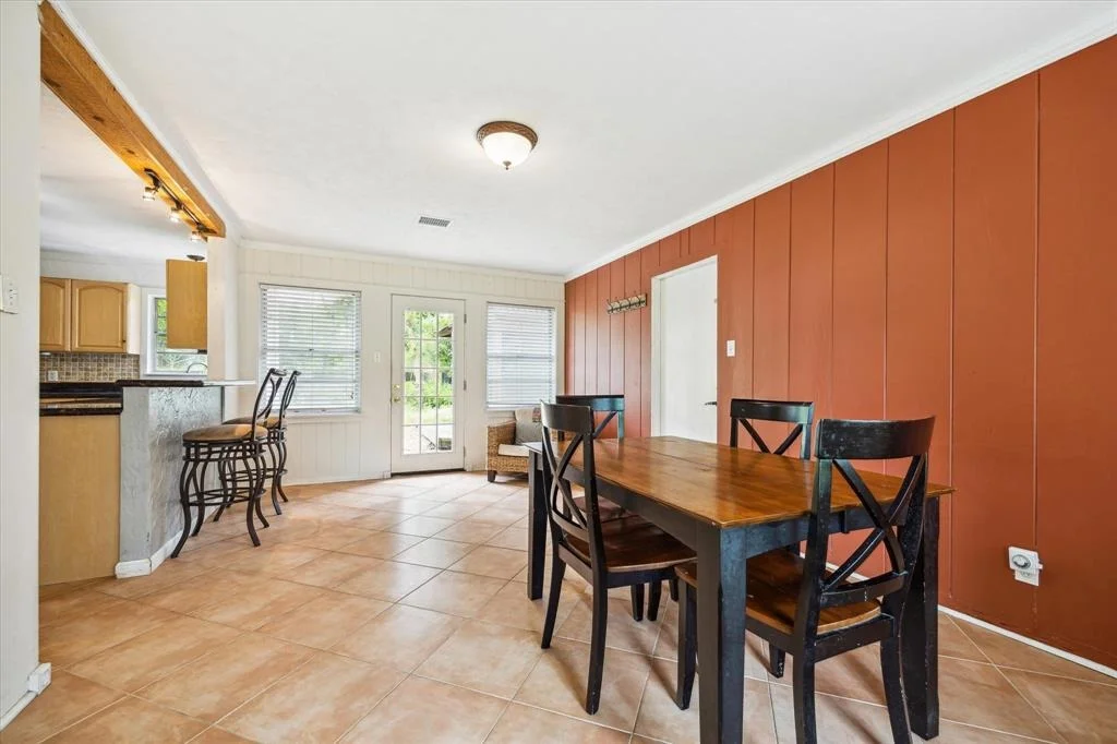 Photo of 9741 Warwana Road
