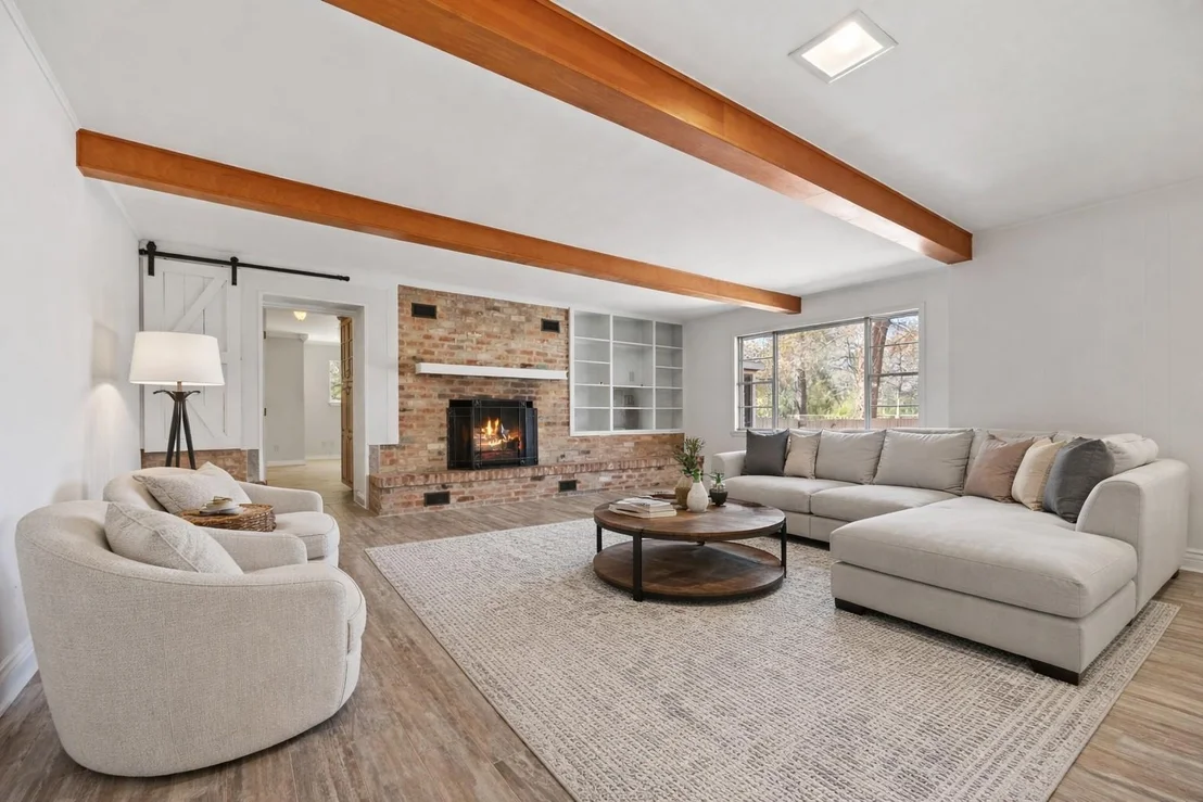 Photo of 23115 Cardinal Drive