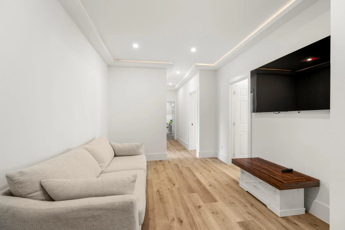Photo of 31219 Edgewater Drive