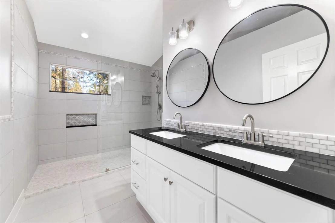 Photo of 183 N Village Knoll Circle